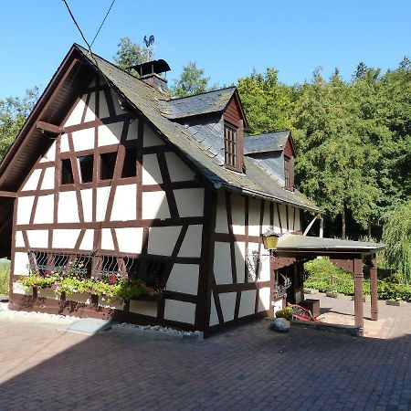 Gastehaus Eponada Villa Weisel Bagian luar foto