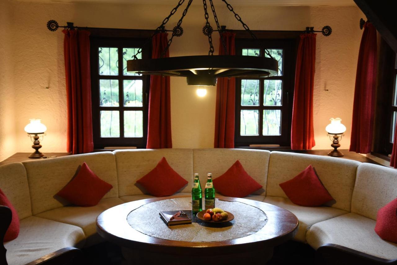 Gastehaus Eponada Villa Weisel Bagian luar foto