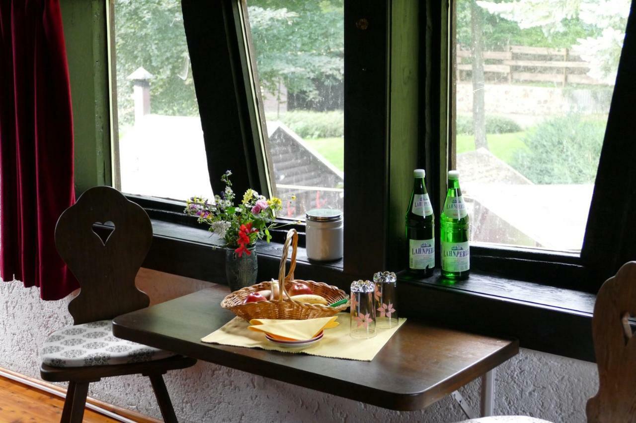 Gastehaus Eponada Villa Weisel Bagian luar foto