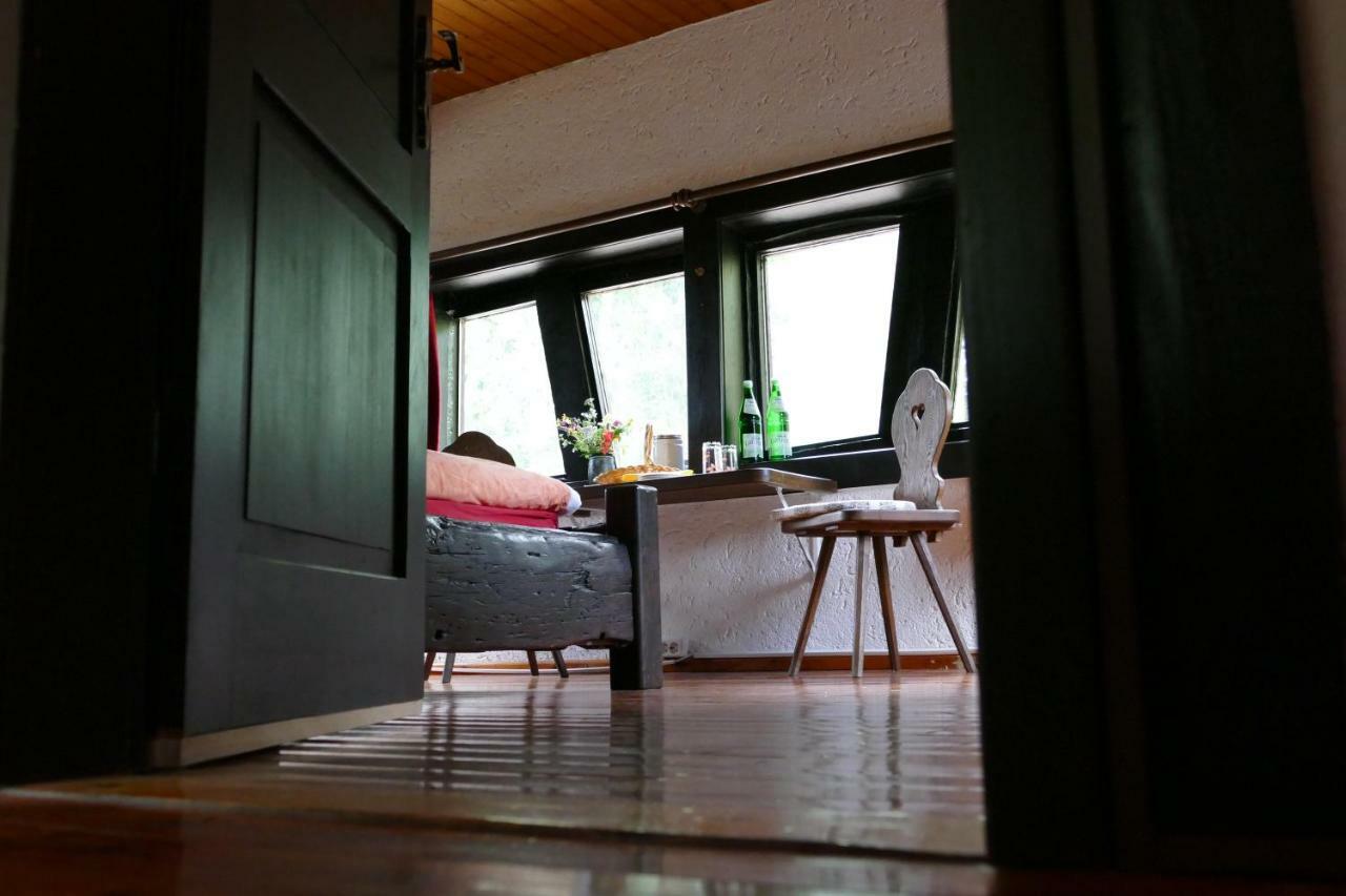 Gastehaus Eponada Villa Weisel Bagian luar foto