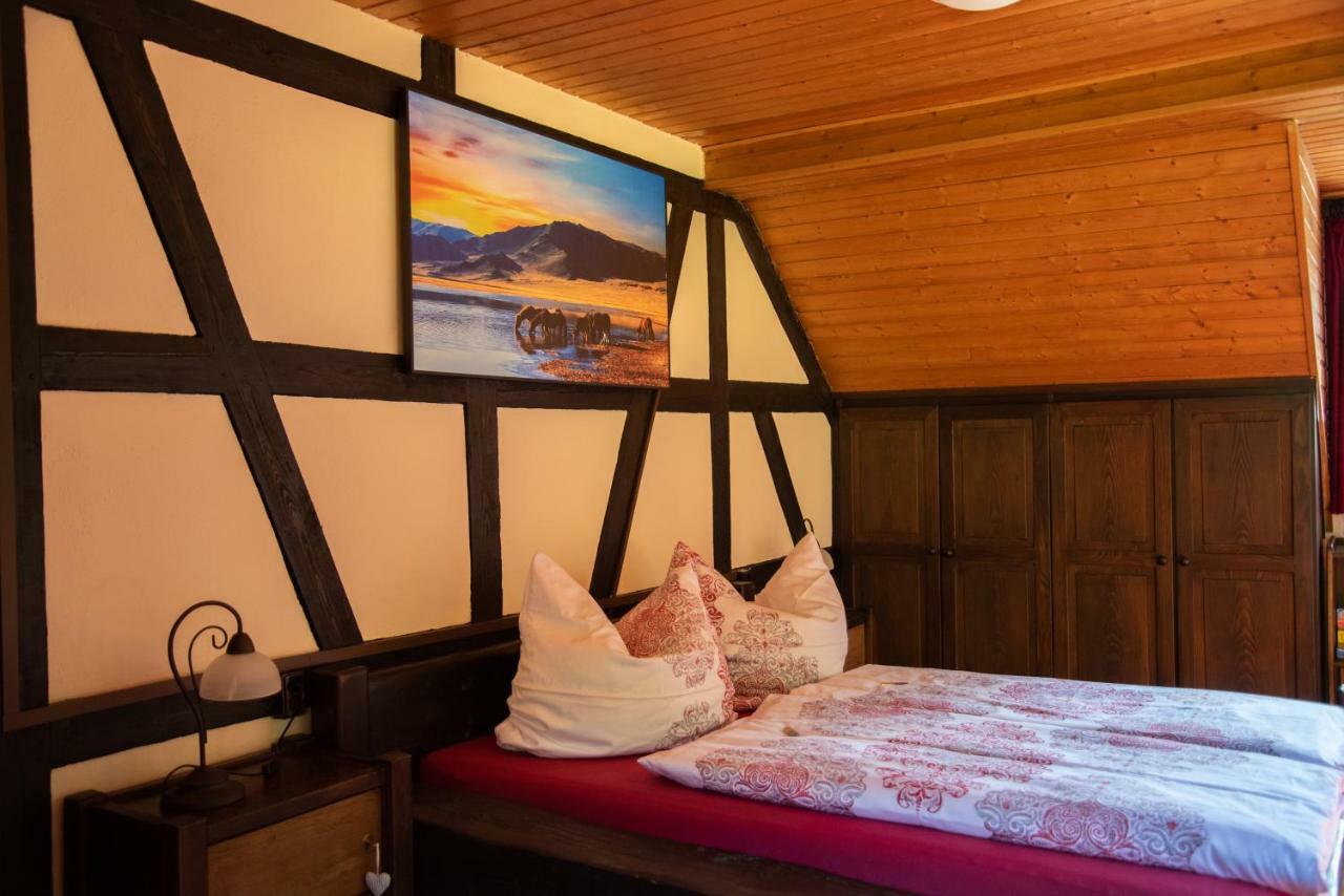 Gastehaus Eponada Villa Weisel Bagian luar foto