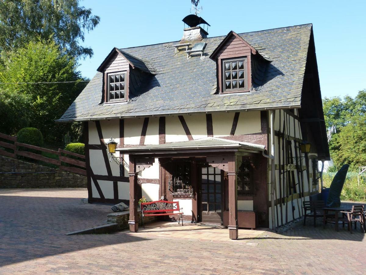 Gastehaus Eponada Villa Weisel Bagian luar foto