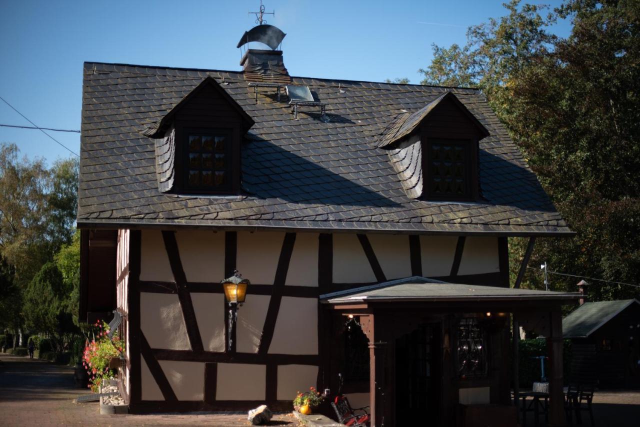 Gastehaus Eponada Villa Weisel Bagian luar foto